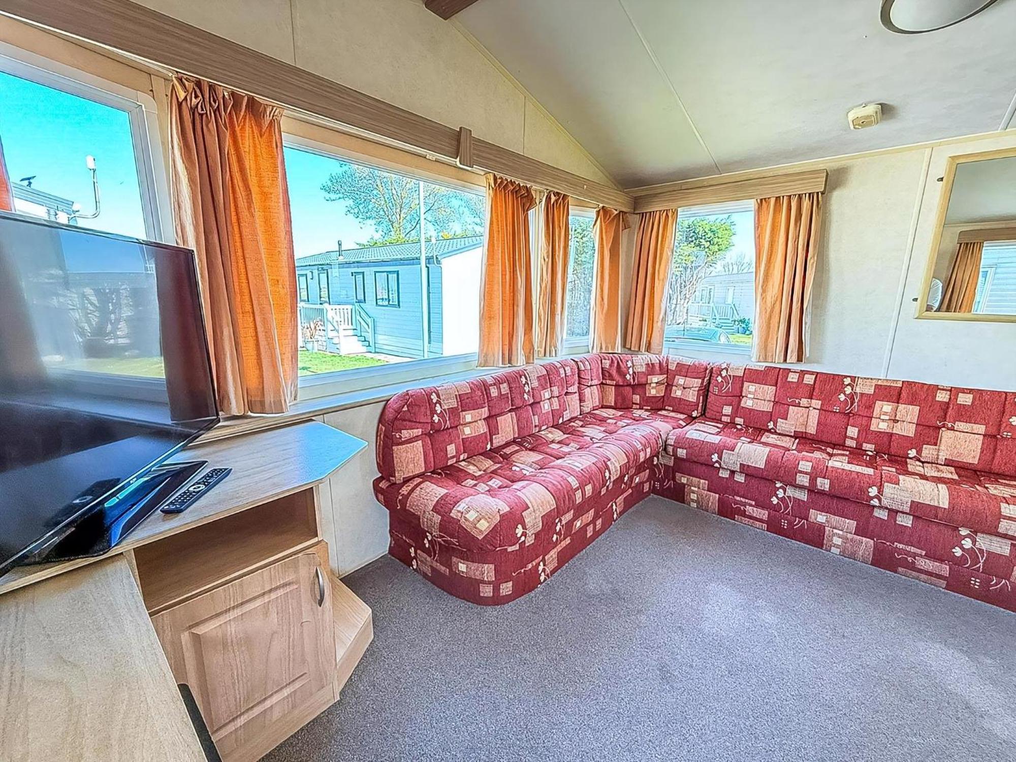 Superb Caravan At Seawick Holiday Park, Sleeps 8 Ref 27202Sw Clacton-on-Sea Zewnętrze zdjęcie